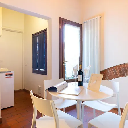Tipica Cozy House + Parking! Daire