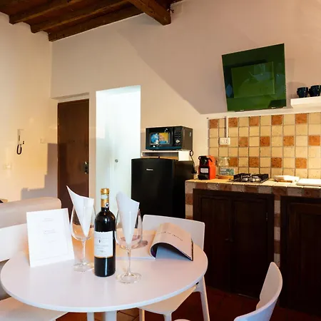 Daire Tipica Cozy House + Parking! Floransa